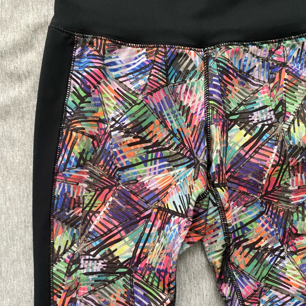 Multi color patterned Tights - Picture 3 of 3